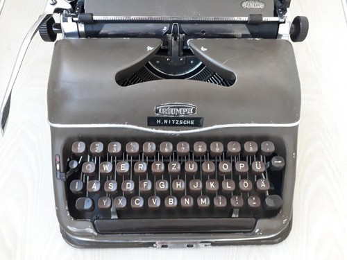 Schreibmaschine triumph altes - schreibmaschine,