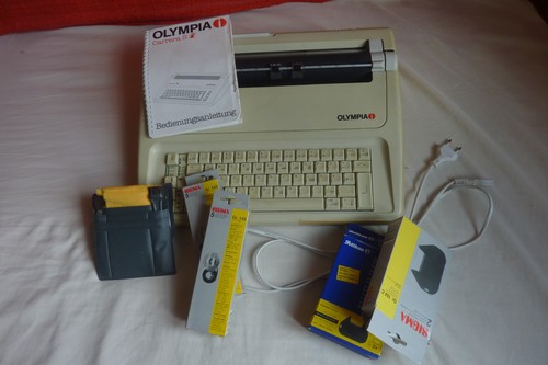 Elektr schreibmaschine - ,