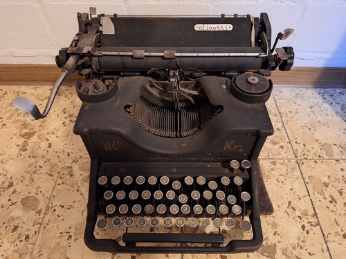 Schreibmaschine olivetti alt - olivetti,