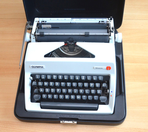 Olympia monica schreibmaschine - monica,