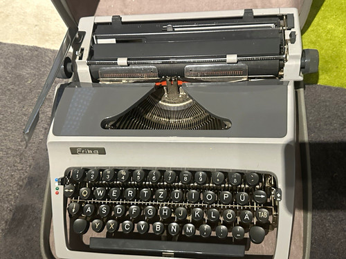 Erika schreibmaschine mit - erika,